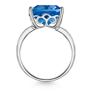 Кольцо из белого золота с бриллиантом