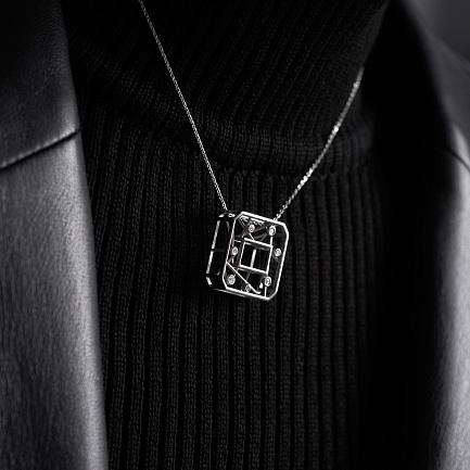 Подвеска буква