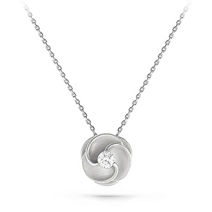 Колье из белого золота с бриллиантом