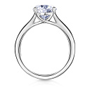 Кольцо из белого золота с бриллиантом