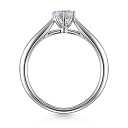 Кольцо из белого золота с бриллиантом