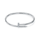 Браслет жесткий из белого золота с бриллиантами