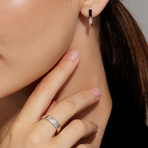 Серьги с английским замком из серебра с бриллиантами