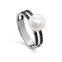 Кольцо из белого золота с бриллиантами, жемчугом