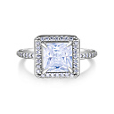 Кольцо из серебра с фианитом