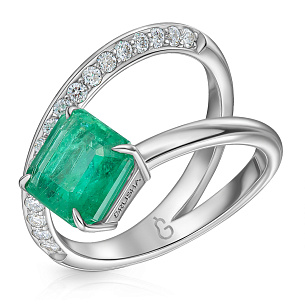 Кольцо из белого золота с изумрудом и бриллиантами