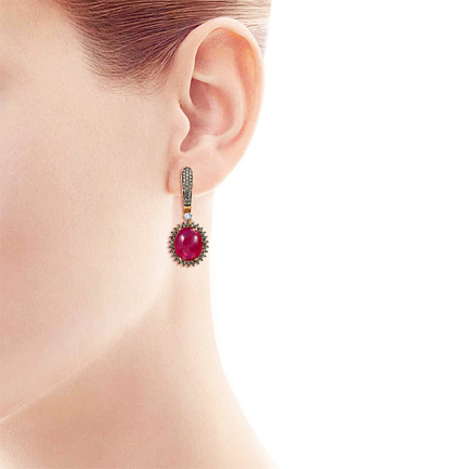 Серьги из желтого золота с бриллиантами, рубинами