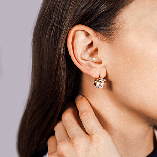 Серьги с английским замком из желтого золота с бриллиантами и топазом