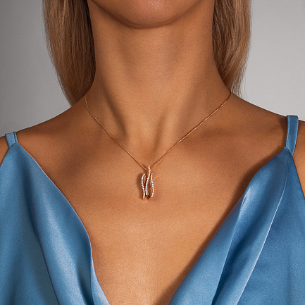 Подвеска из красного золота с бриллиантами, перламутром