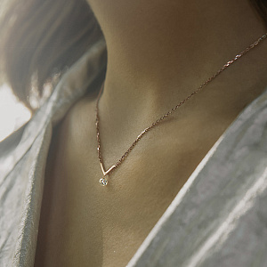 Колье из красного золота с бриллиантом, плетение якорное