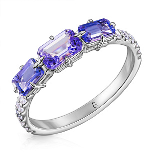 Кольцо из белого золота с бриллиантом