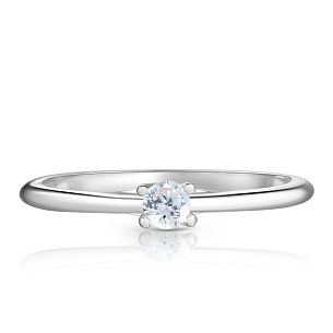 Кольцо из белого золота с бриллиантом