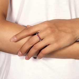 Кольцо из белого золота с рубинами