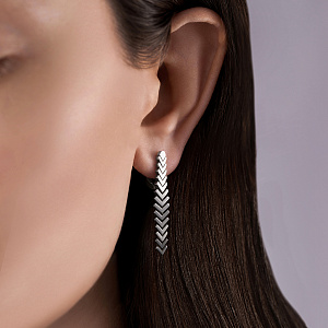 Серьги с английским замком из серебра