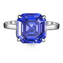 Кольцо из серебра с фианитом