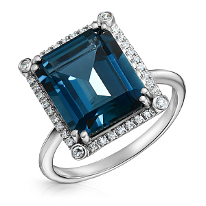 Кольцо из белого золота с бриллиантами