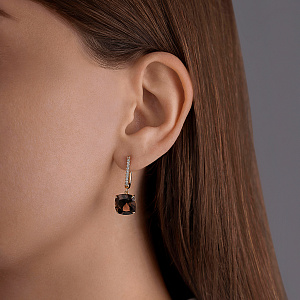 Серьги с английским замком из желтого золота с бриллиантами