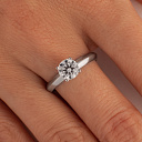 Кольцо из белого золота с бриллиантом