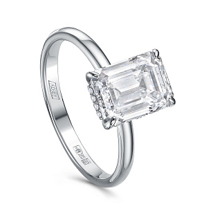 Кольцо из белого золота с бриллиантом